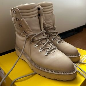Neutral leather snow boot Diemme size 8 worn once